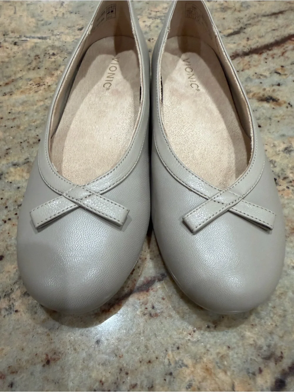 Vionic Taupe  Sidney Ballet Flats with Bow Accent Size 7.5